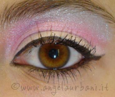 Tutorial Liner Addicted by *AngyMakeUp* guardalo su www.angelaurbani.it/liner_addicted.asp